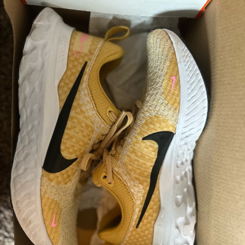 Nike Gold and Black Athletic Sneakers